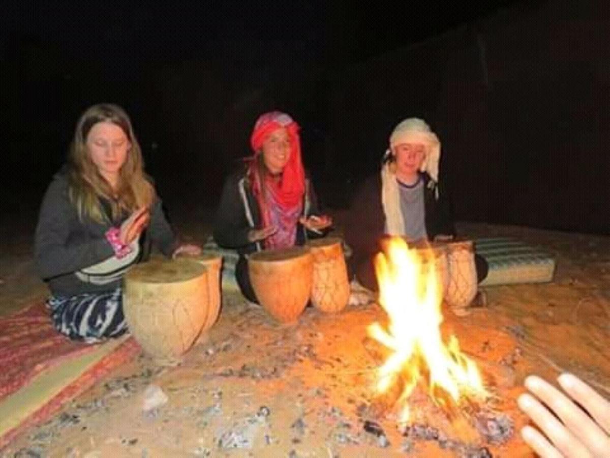 Hotel Restcamp Ergchebbi Merzouga Esterno foto