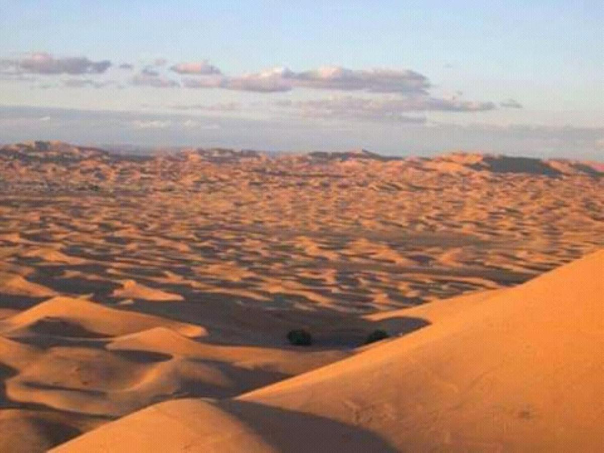 Hotel Restcamp Ergchebbi Merzouga Esterno foto
