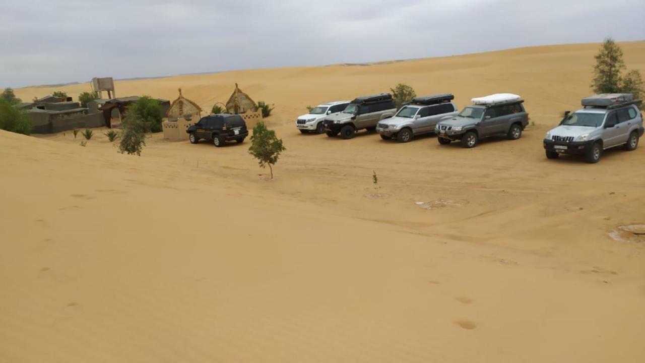 Hotel Restcamp Ergchebbi Merzouga Esterno foto