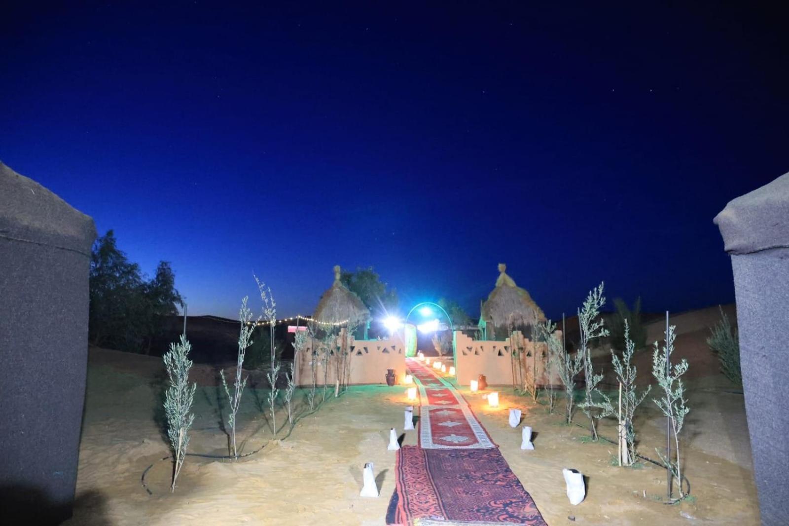 Hotel Restcamp Ergchebbi Merzouga Esterno foto