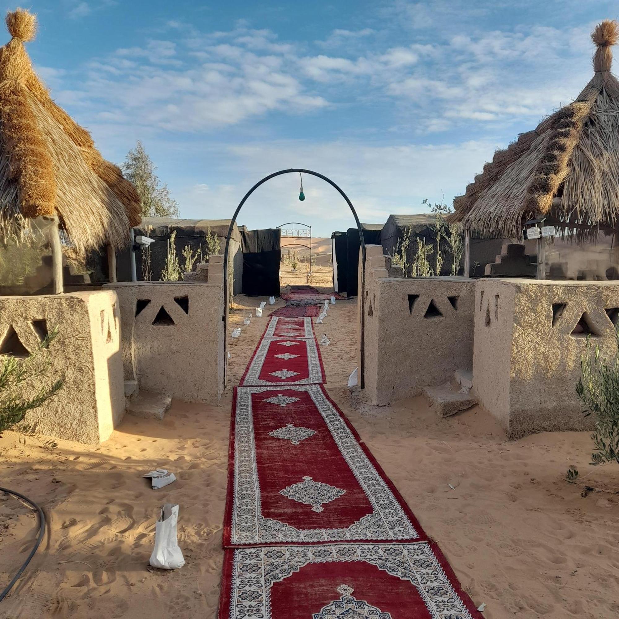 Hotel Restcamp Ergchebbi Merzouga Esterno foto