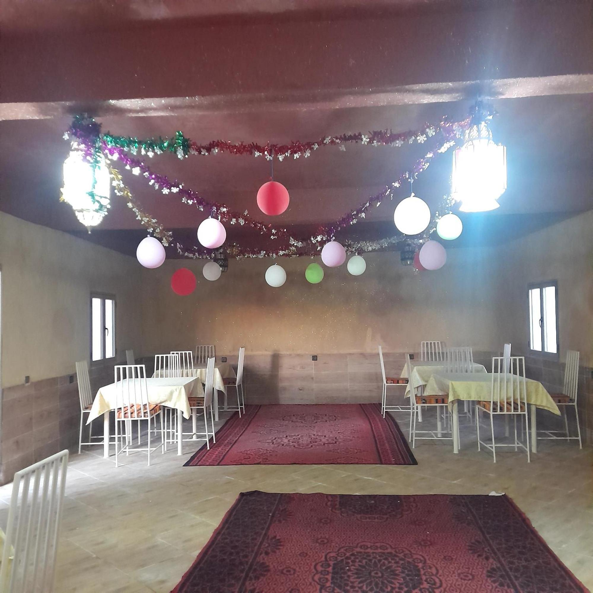 Hotel Restcamp Ergchebbi Merzouga Esterno foto