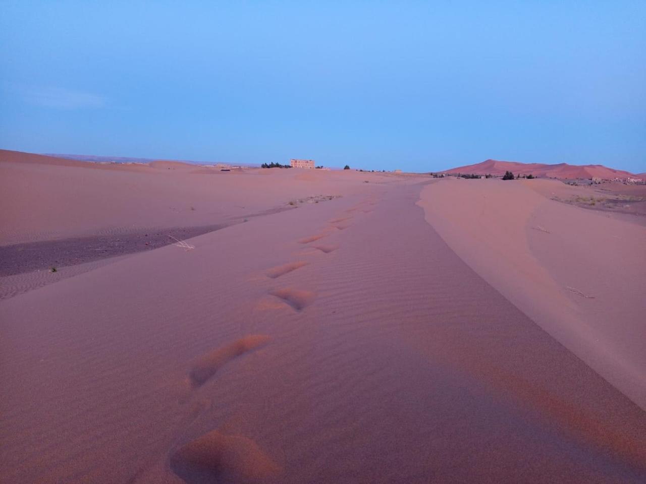 Hotel Restcamp Ergchebbi Merzouga Esterno foto