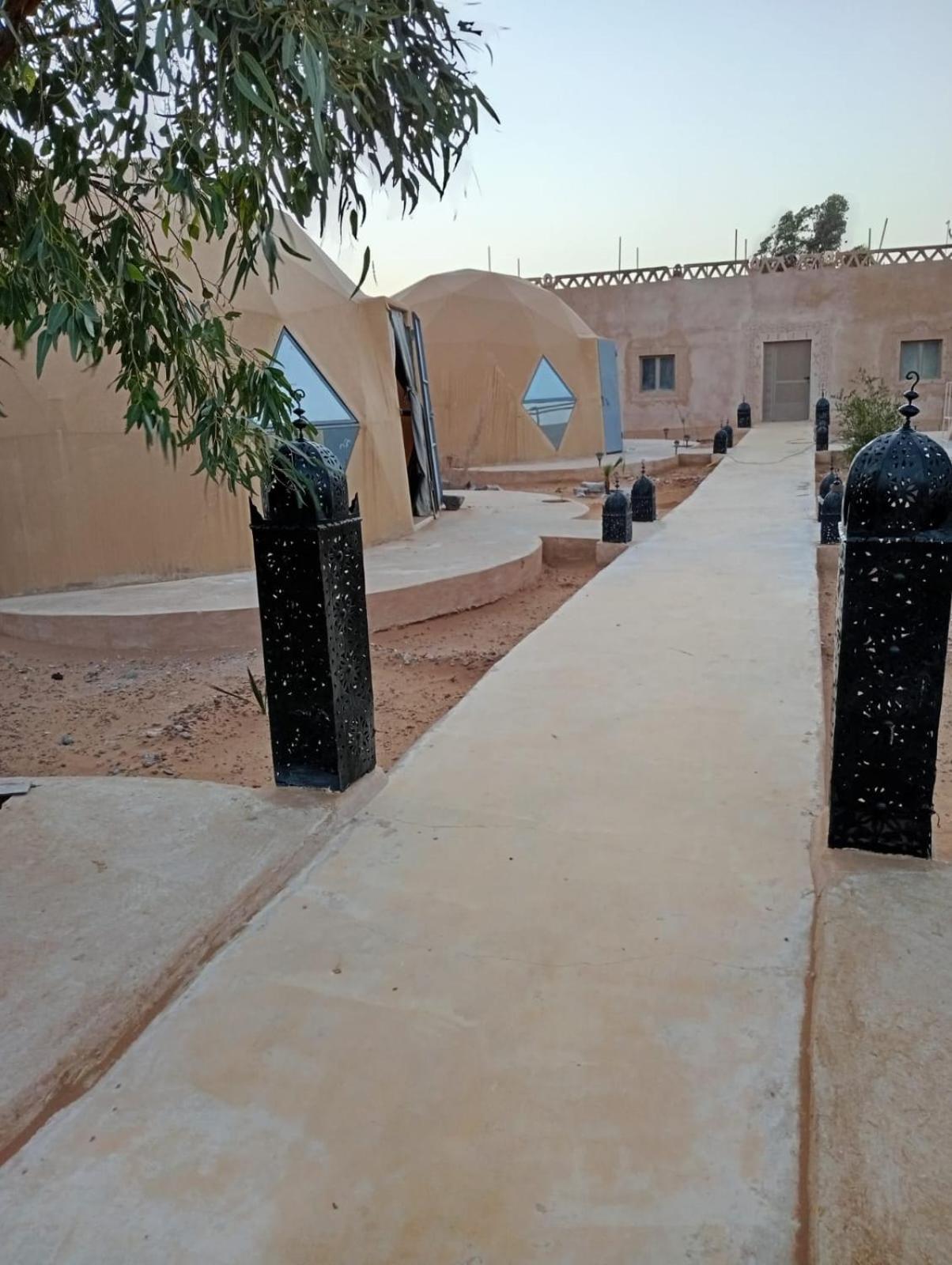 Hotel Restcamp Ergchebbi Merzouga Esterno foto